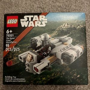 Lego Star Wars set 75321 The Razor Crest Microfighter